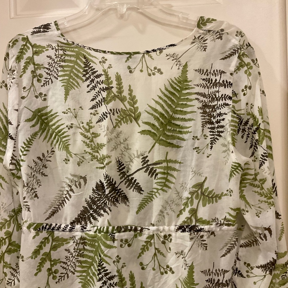 Lightweight Blouse, 55% Silk, 45% Cotton, White and Green Leaf Print, Sz 12 - Picture 8 of 13